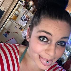 Meet your Posher, Suzanne